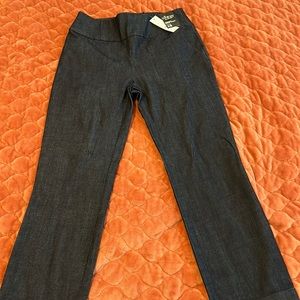 (NYC) Brand new crop pants.